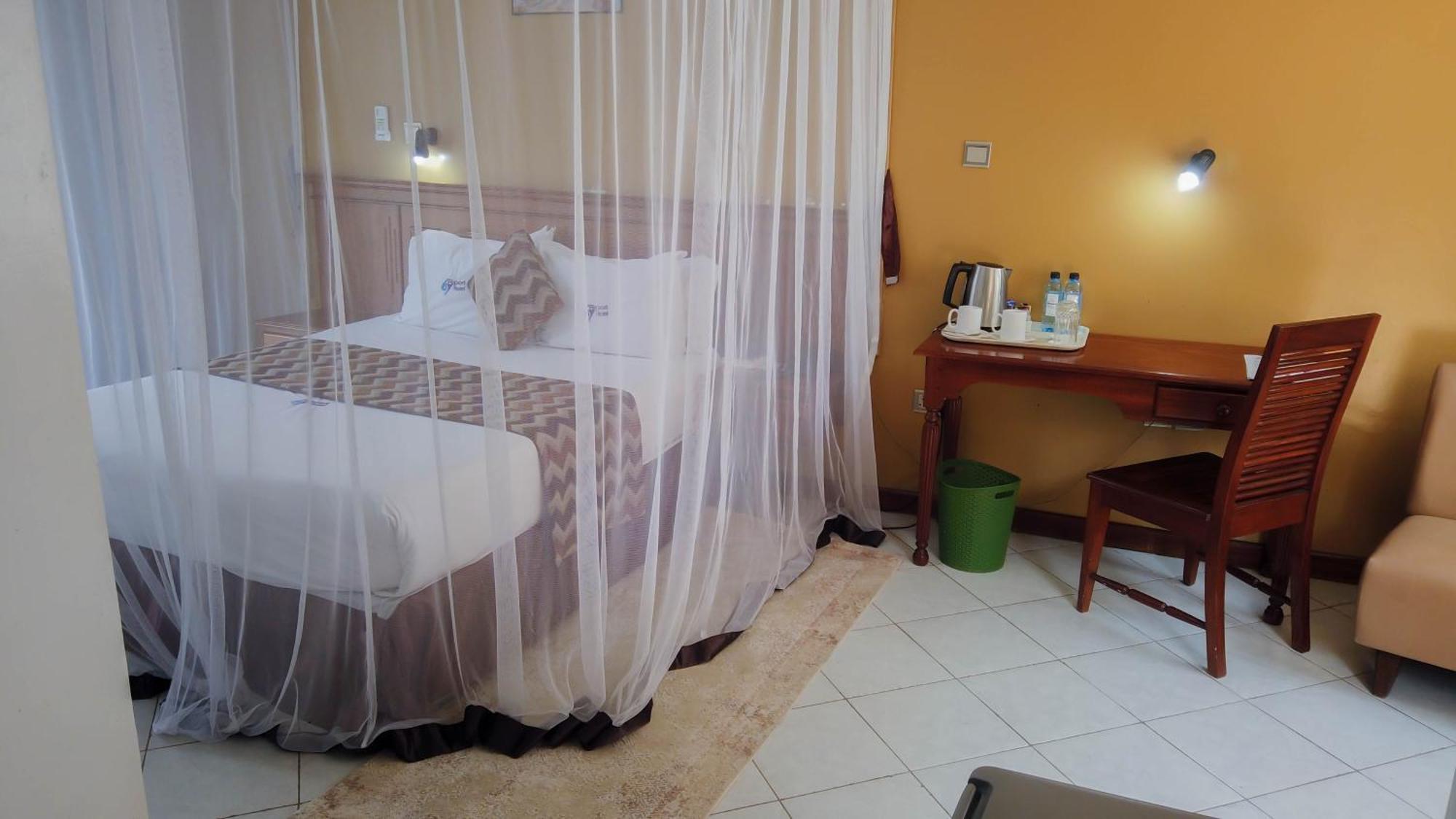 67 Airport Hotel Nairobi Mlolongo Ngoại thất bức ảnh